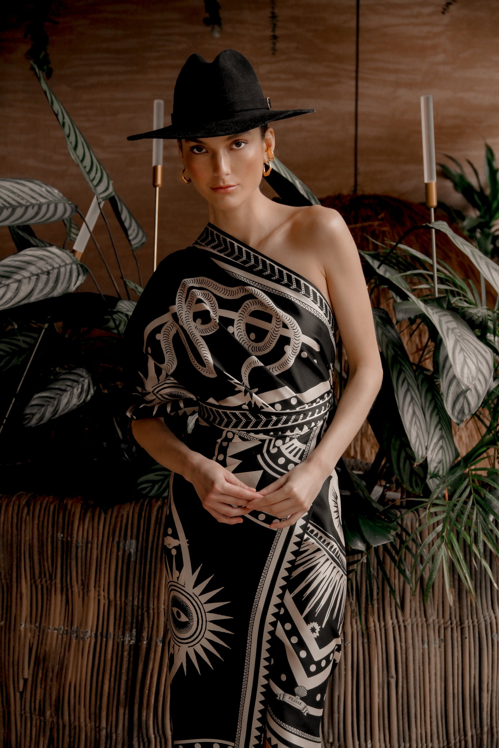 Set Nazar Negro, Seda