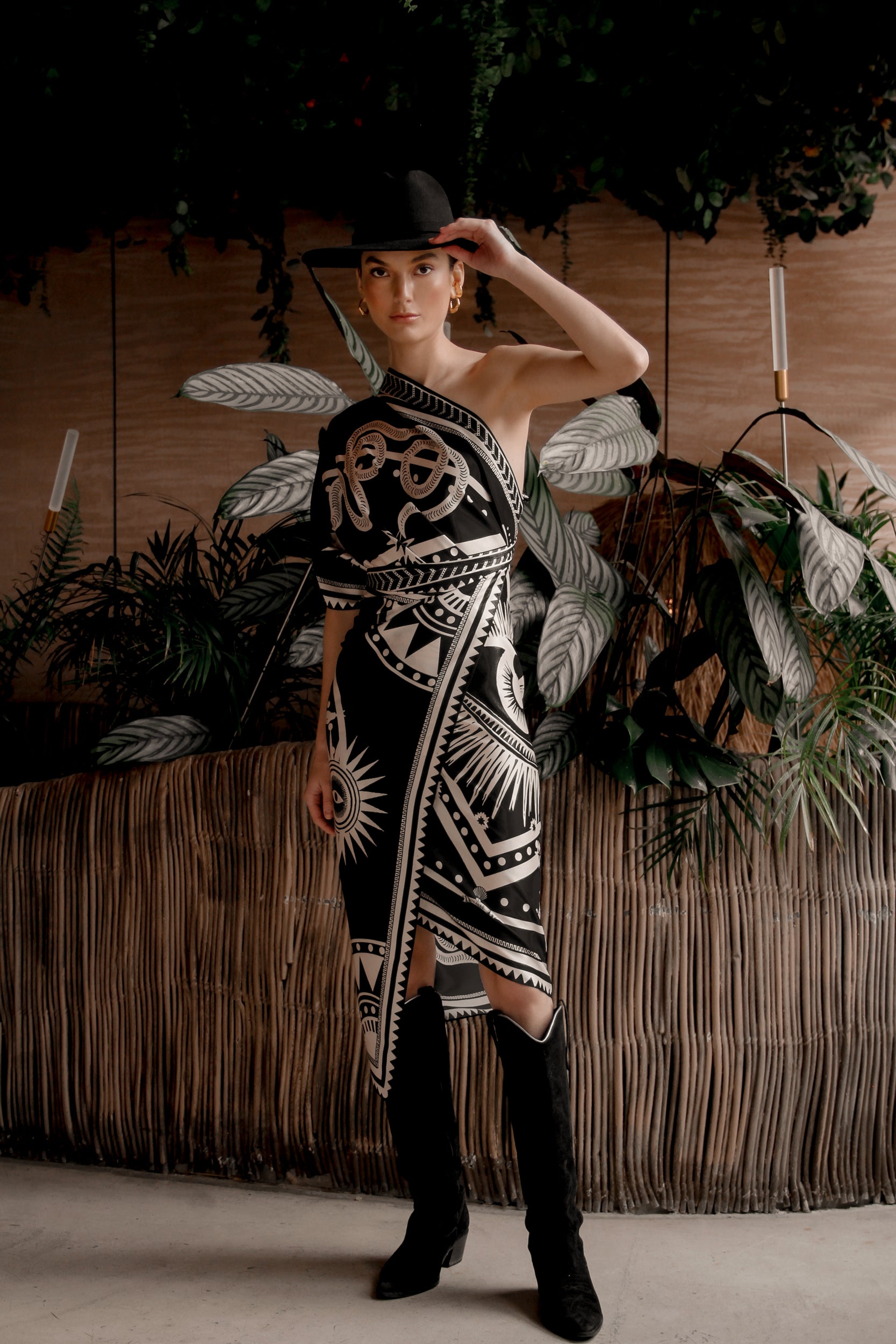 Set Nazar Negro, Seda