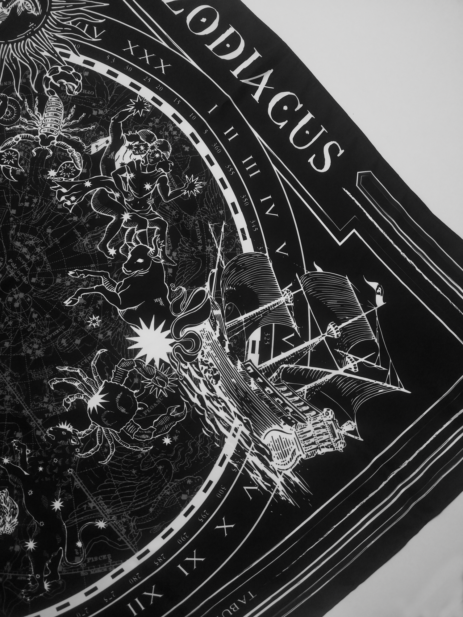 ZODIACUS Scarf, Black